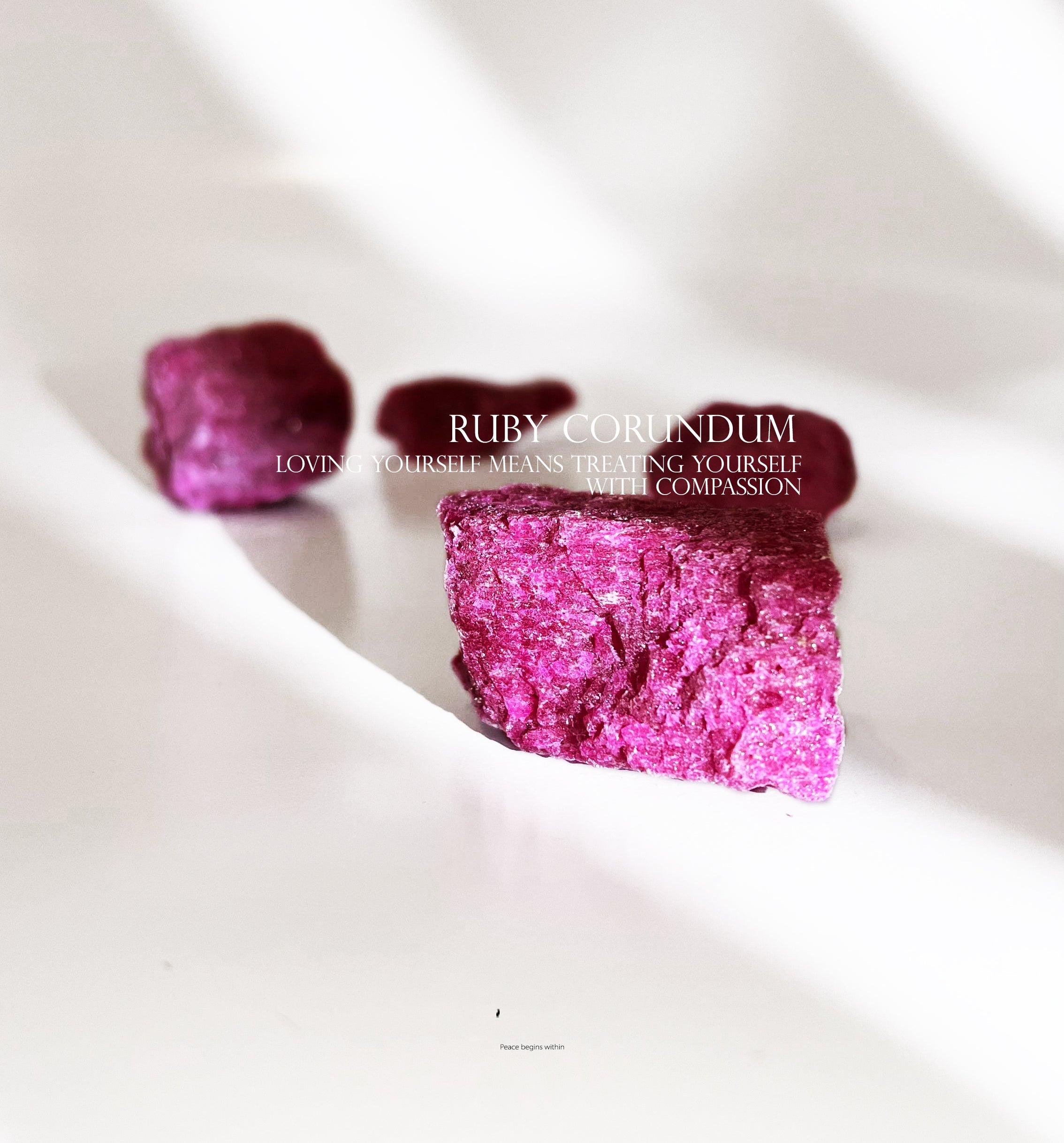 Crystal Candle Collection - 𝑹𝒐𝒔𝒆 𝑸𝒖𝒂𝒓𝒕𝒛 + 𝑹𝒖𝒃𝒚 𝑪𝒐𝒓𝒖𝒏𝒅𝒖𝒎